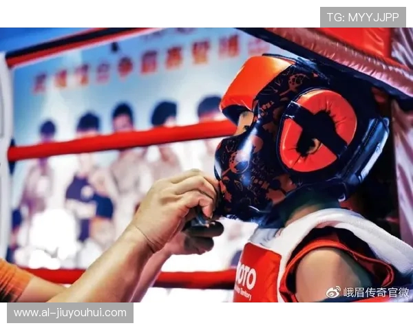 江泰原：从草根到职业的足球之路，拼搏与坚持铸就传奇